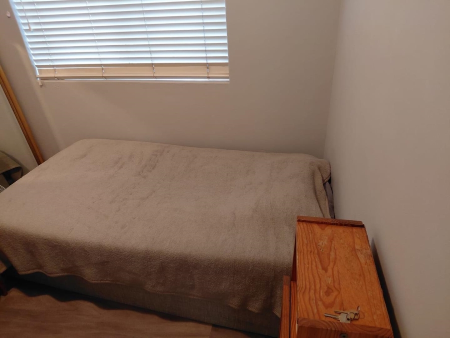 To Let 1 Bedroom Property for Rent in Okennedyville Western Cape
